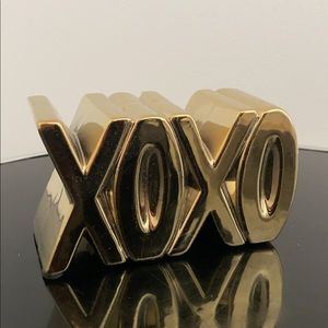 XOXO decor piece
